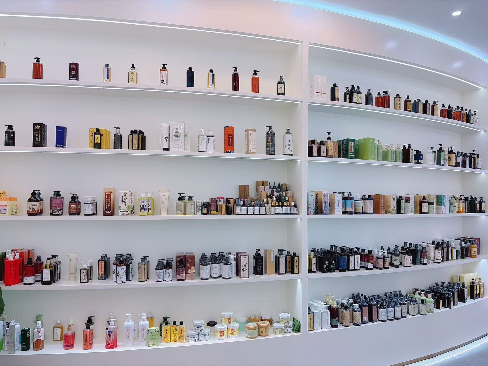Duomeili hair care and personal care sample display